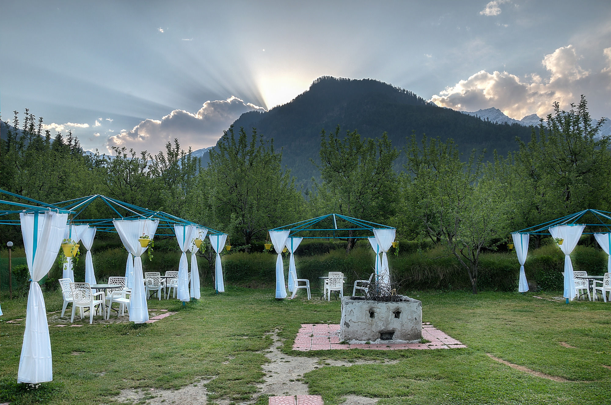 Treebo Trend Celebriti Manali Hotel Vashist Buitenkant foto